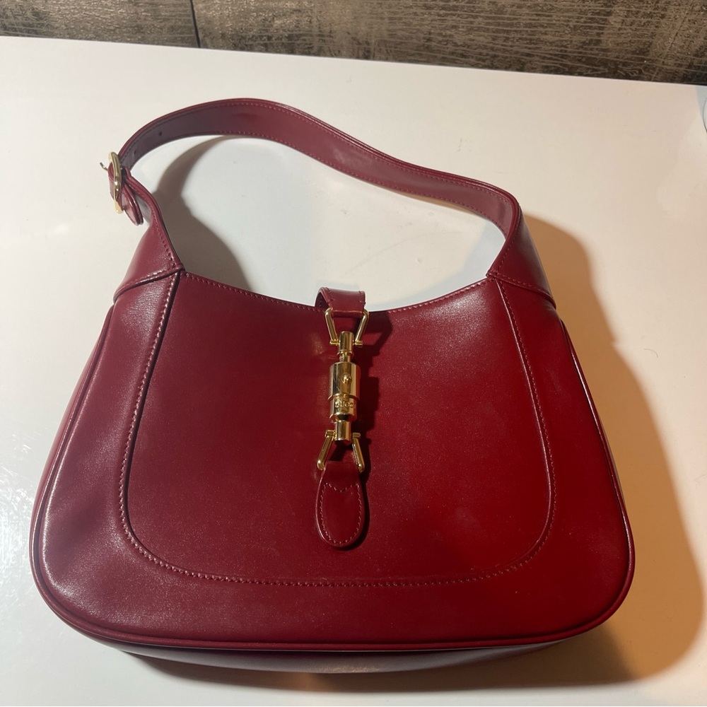Gucci The Jackie shoulder Bag with piston lock. Authentic!